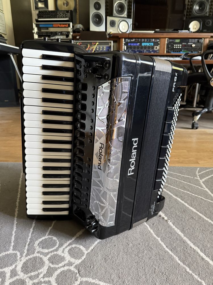 Akordeon Roland FR8x