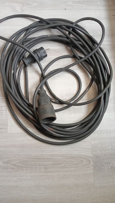 Przedłużacz 220v.