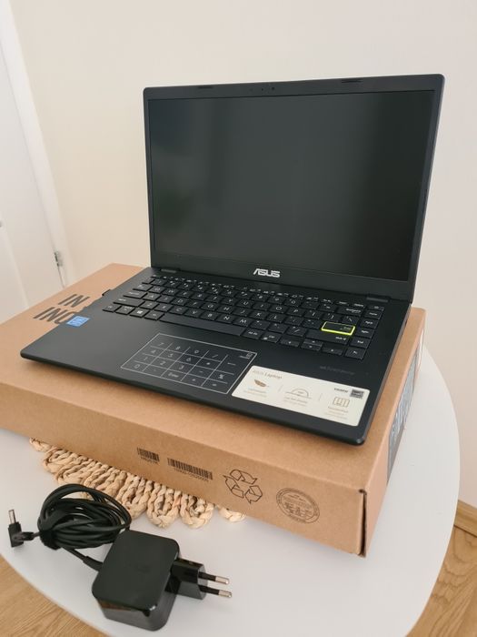 Laptop ASUS E410MA-EB338T FHD Pentium Silver N5030/4GB/256GB SSD/INT