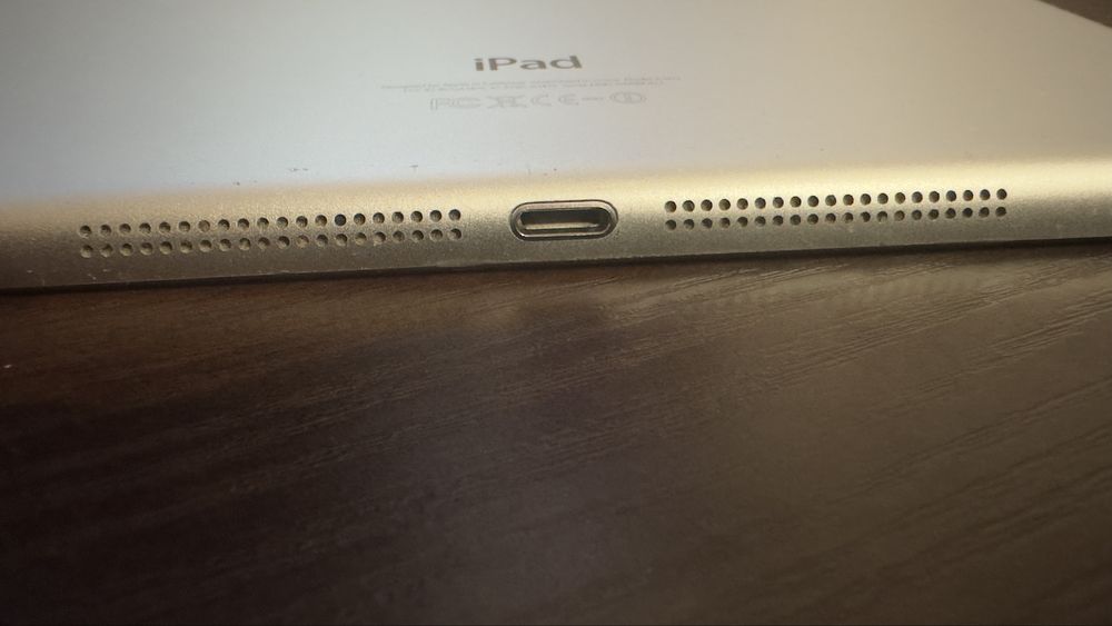 Apple iPad Air 1 gen 32 GB  WiFi + Cellular (LTE)