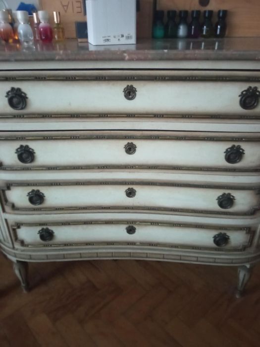 Mobilia de quarto antiga