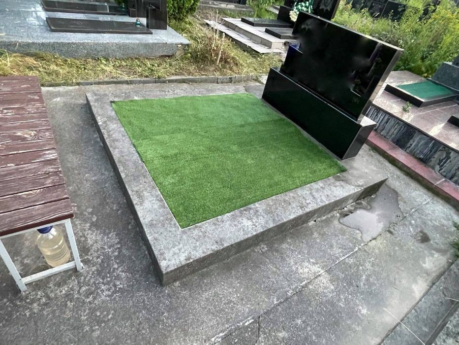 Прибирання могил уборка могил Недорого