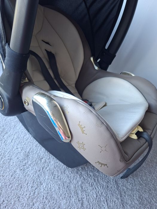 Ala Louis Vuitton nosidelko fotelik junama diamond avionaut kite 0 13