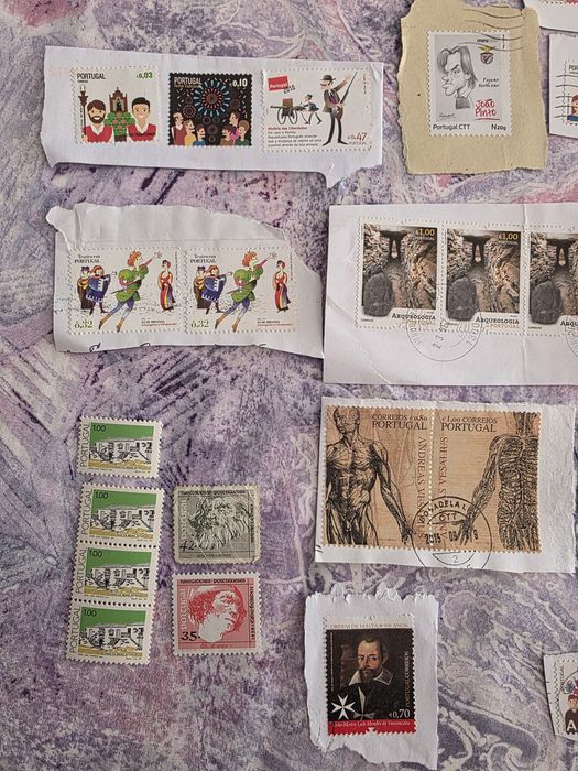 Vários selos portugueses