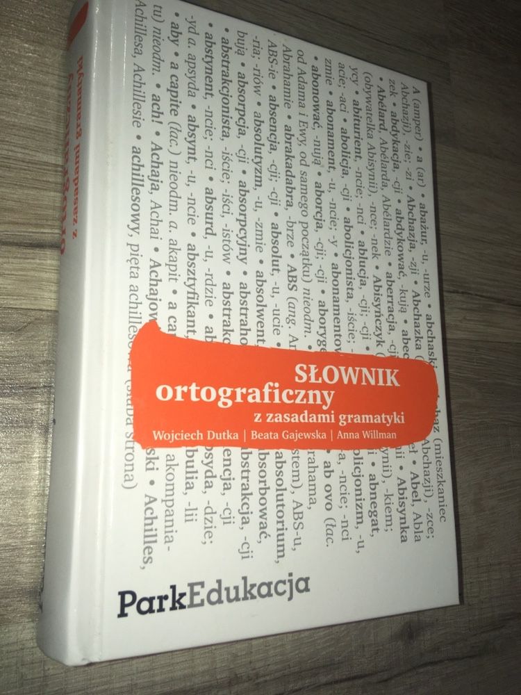 Słownik ortograficzny z zasadami gramatyki