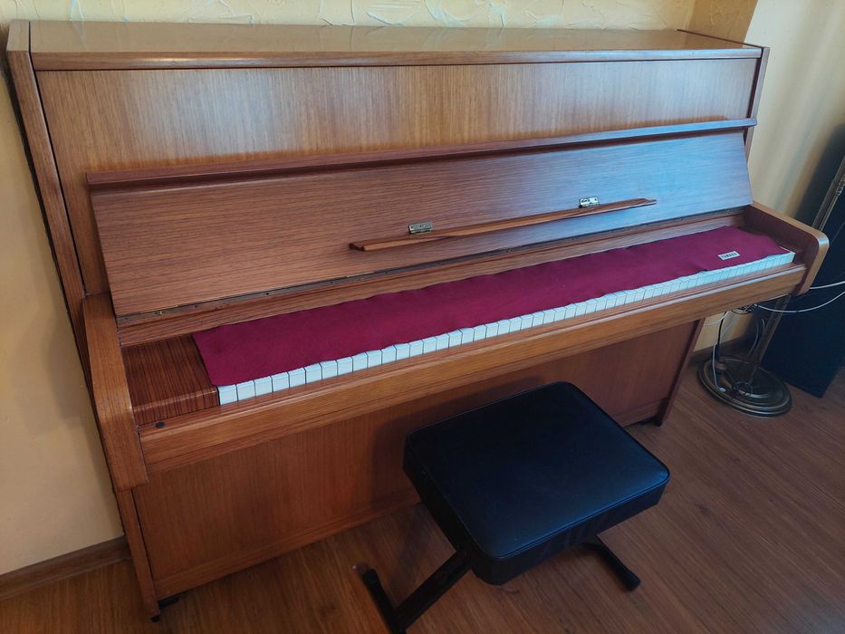 Pianino analogowe Yamaha (lata 1970te) - stan bardzo dobry