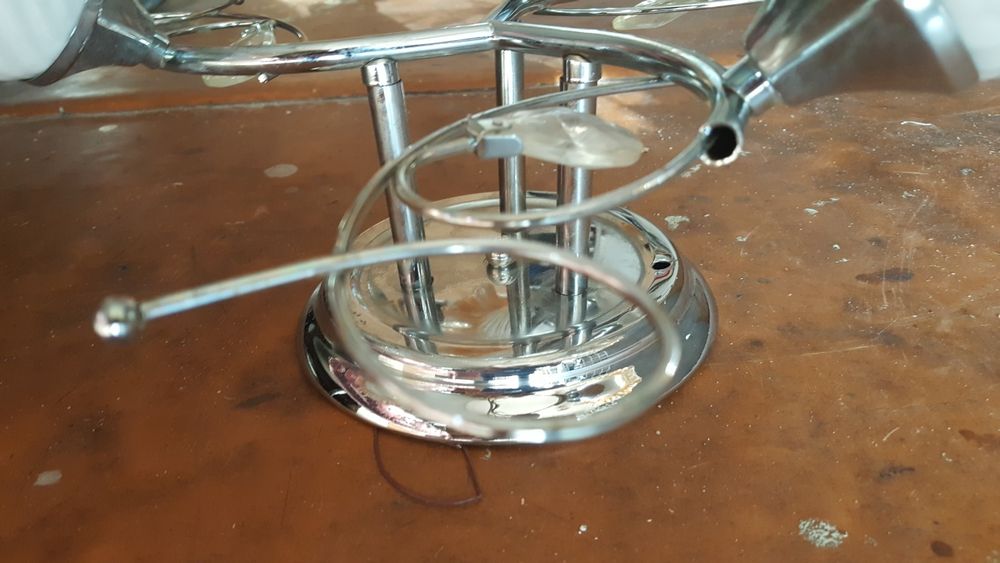 Люстра потолочная.