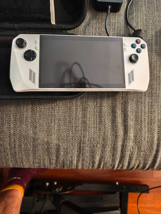 Consola Asus Rog Ally Z1 Extreme 1tb