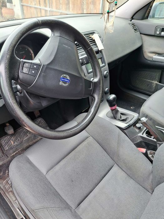 Vendo Volvo v50 136 cv 1.9 c por 4400 eur