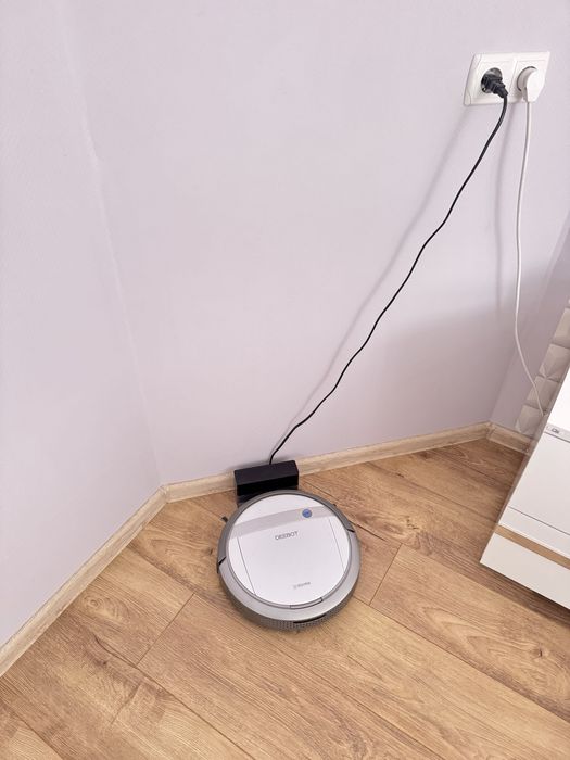 Робот пилосос Deebot Ecovacs DG710- потрібна нова батарея