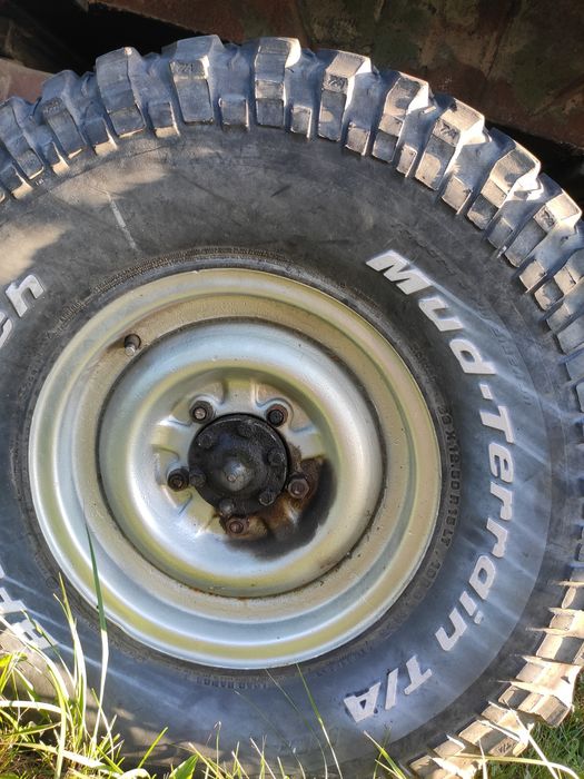 Газ 69-А ,на базі 469 уаз, ліфт под R16 37 12,5, зараз стоять на R15 3