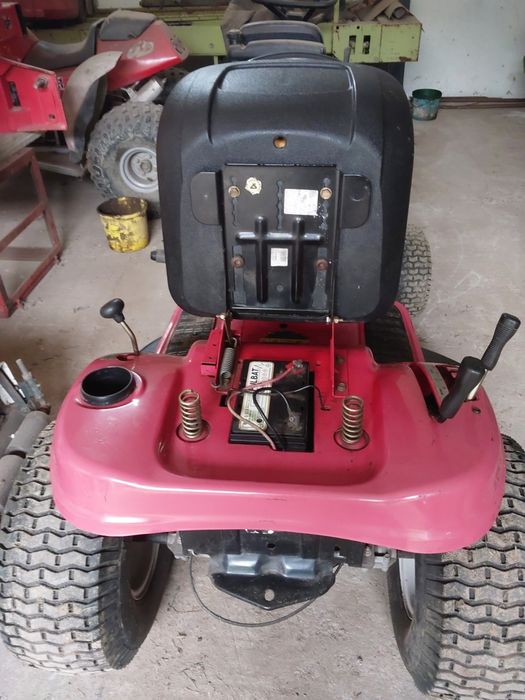 Kosiarka traktorek MTD LF 130