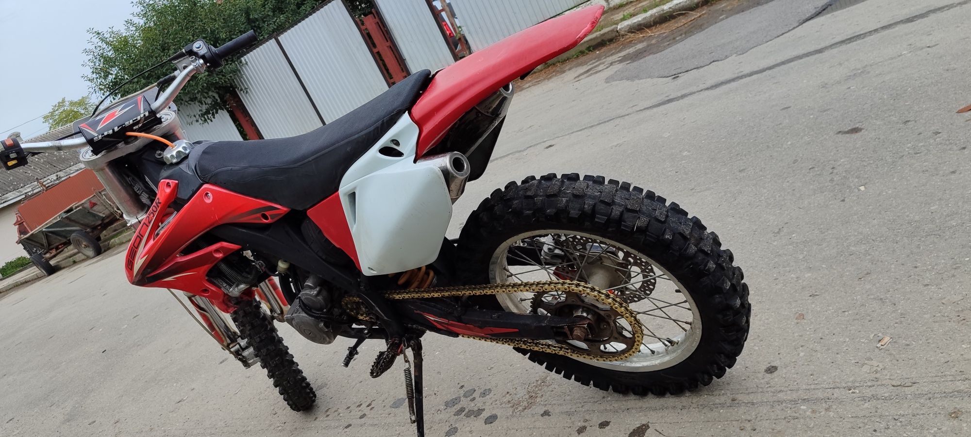 Продам Geon Dakar 250r