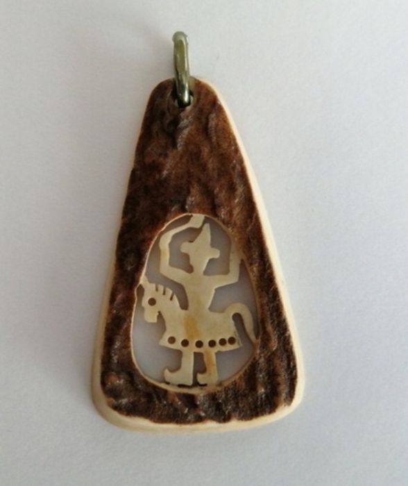 Brelok róg poroże rzeźbiony breloczek lajkonik