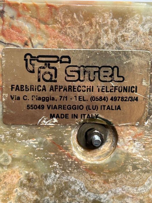 Телефон из оникса