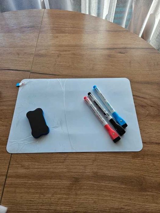 Magnetyczna tablica suchościerna na lodówkę a4