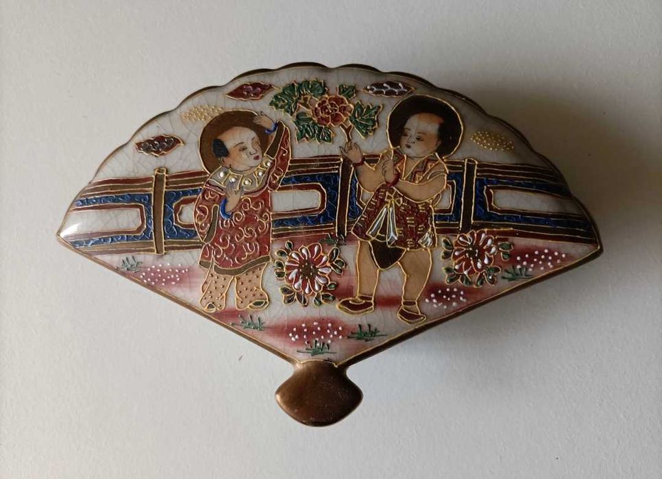 Caixa Leque, Estatueta, Cão de Fo Orientais, A PARTIR DE