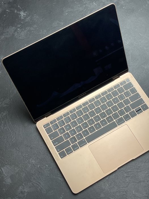Macbook air 2018 rose gold