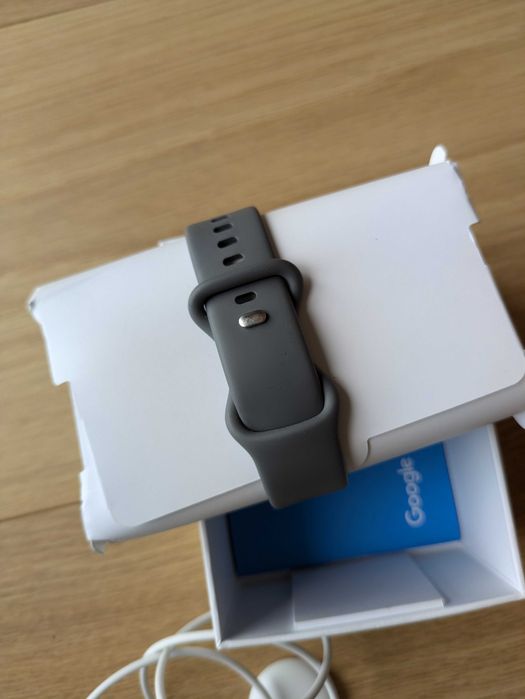 Google Pixel Watch Smartwatch ładowarka oryginalne pudełko pasek szary