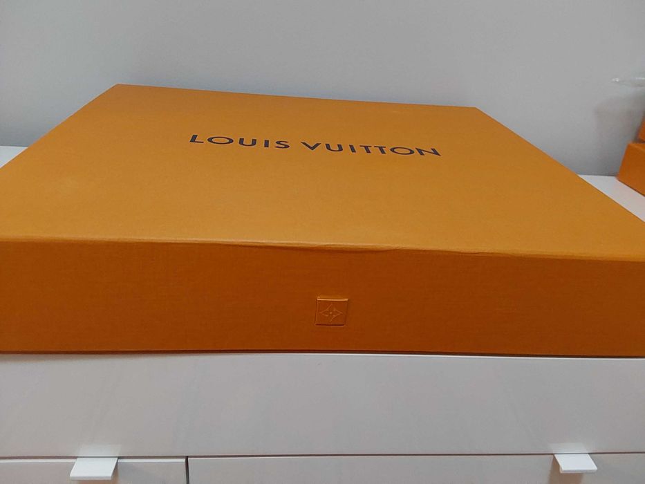 Caixa Nova Grande de Louis Vuitton.