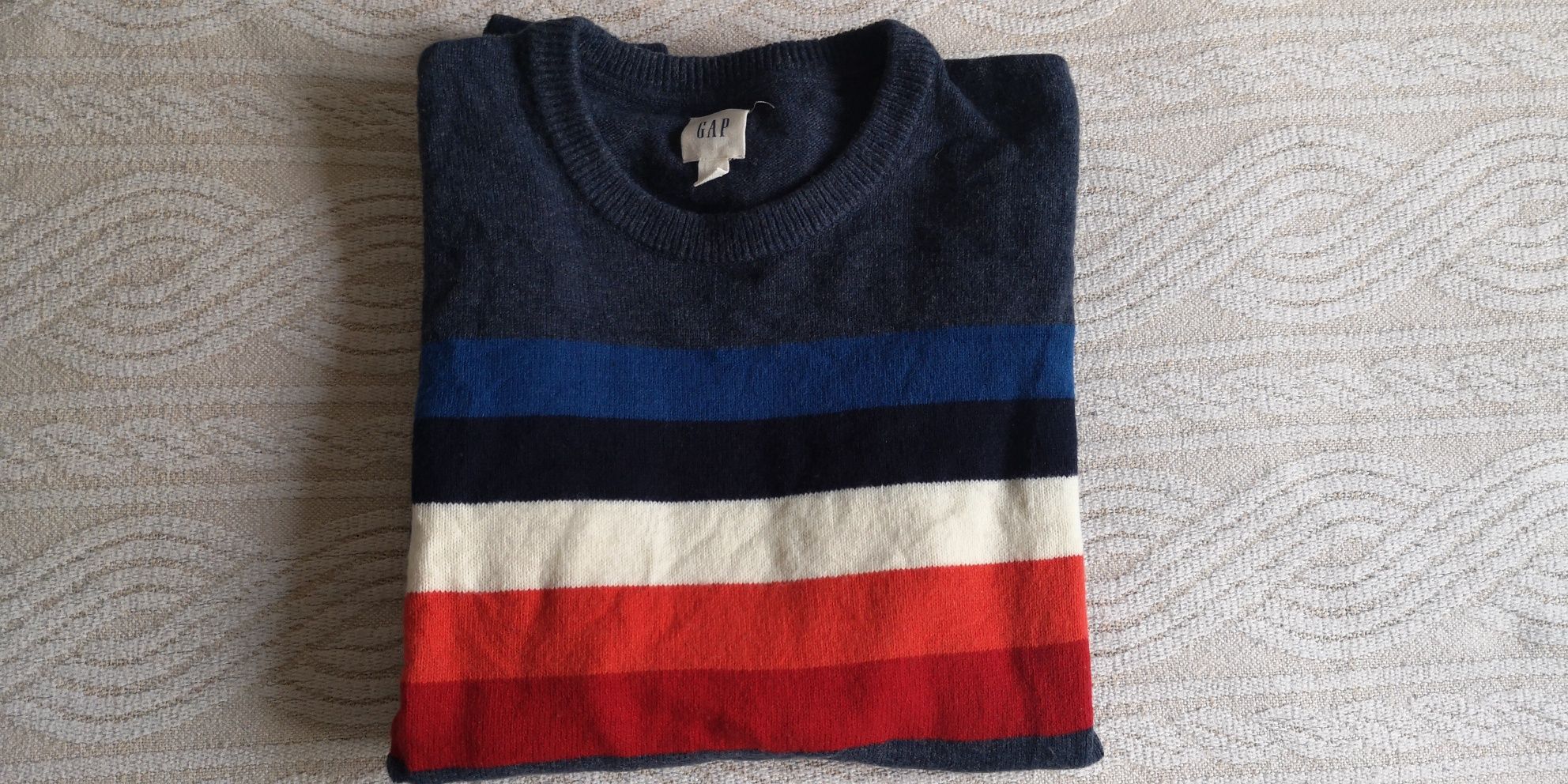 Modny sweter GAP rozmiar M