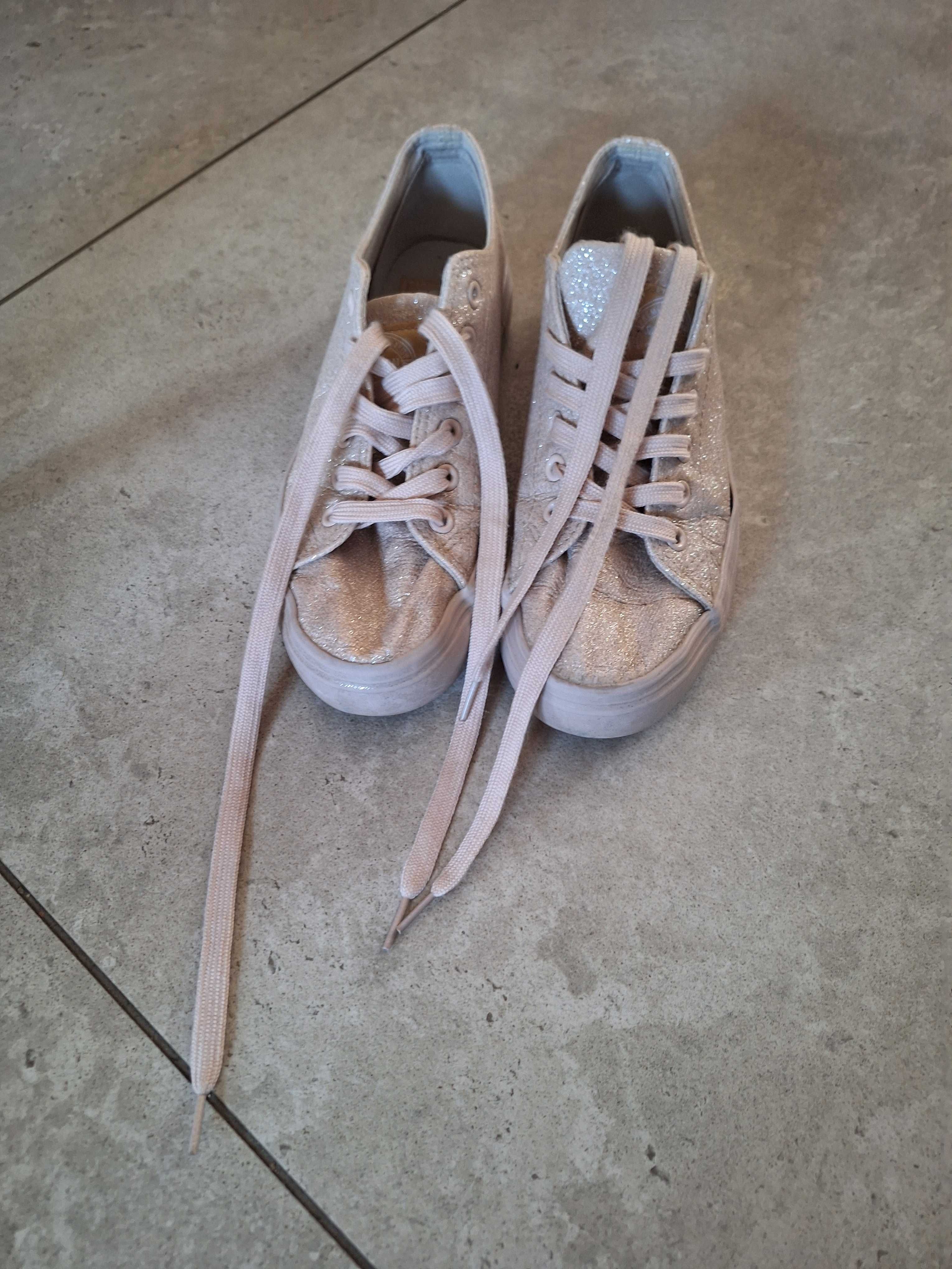 Tenisówki, adidasy damskie w kolorze pudrowego różu - rozm. 39