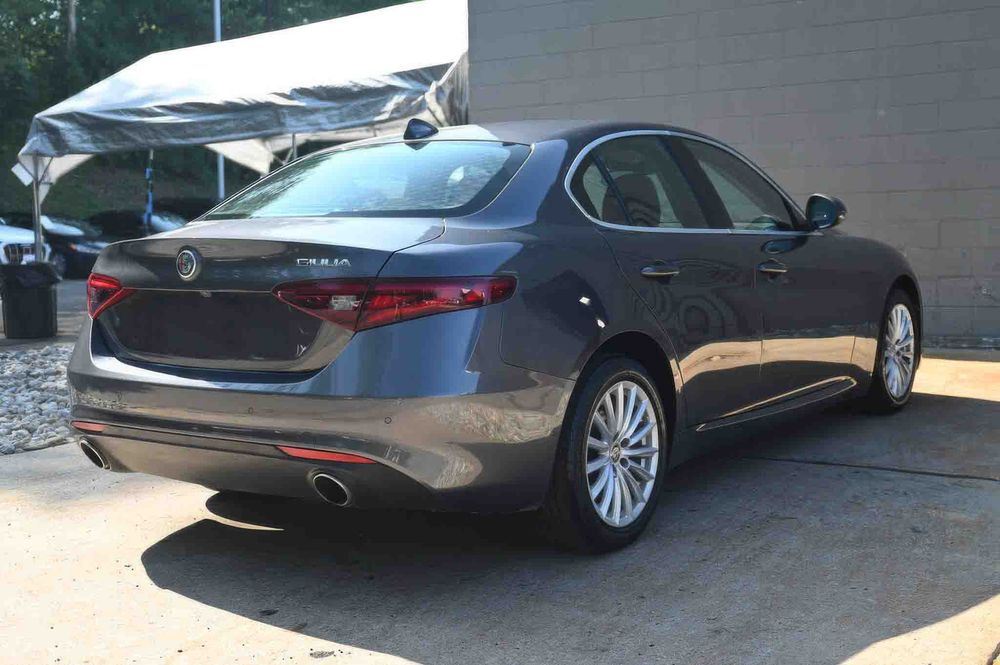 Alfa Romeo Giulia Sprint      2021