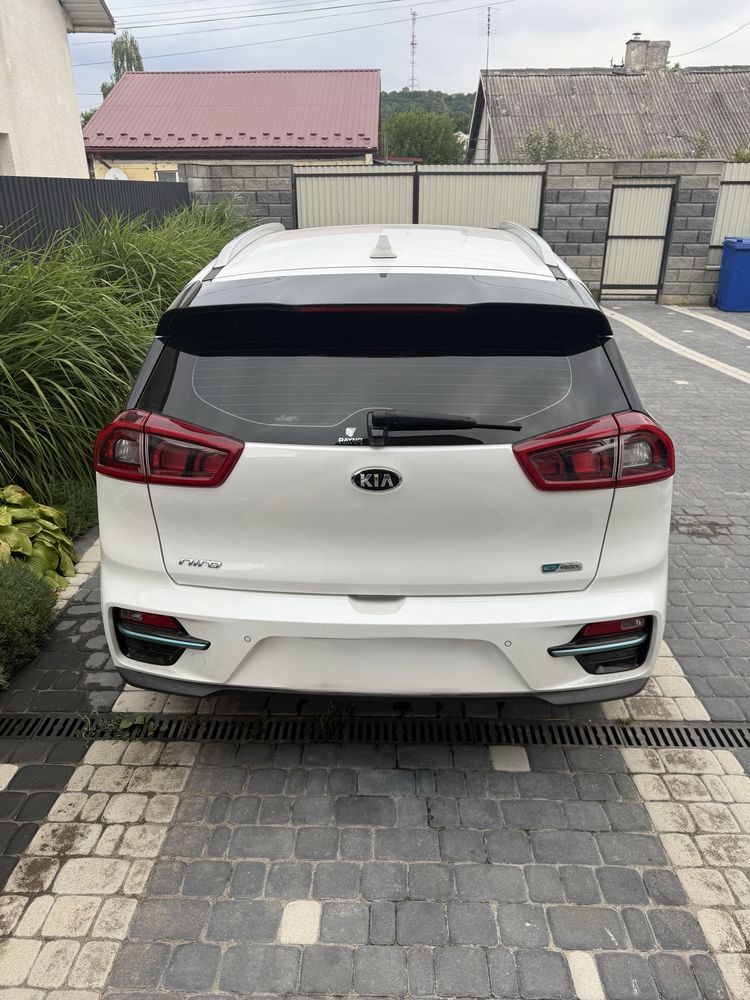 Kia Niro EV 64 кВт.  500 км. Запас ходу.