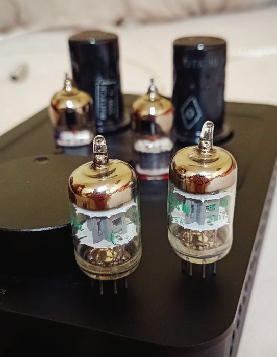 Две лампы GE 5654W( 6Ж1П, 6Ж38П).