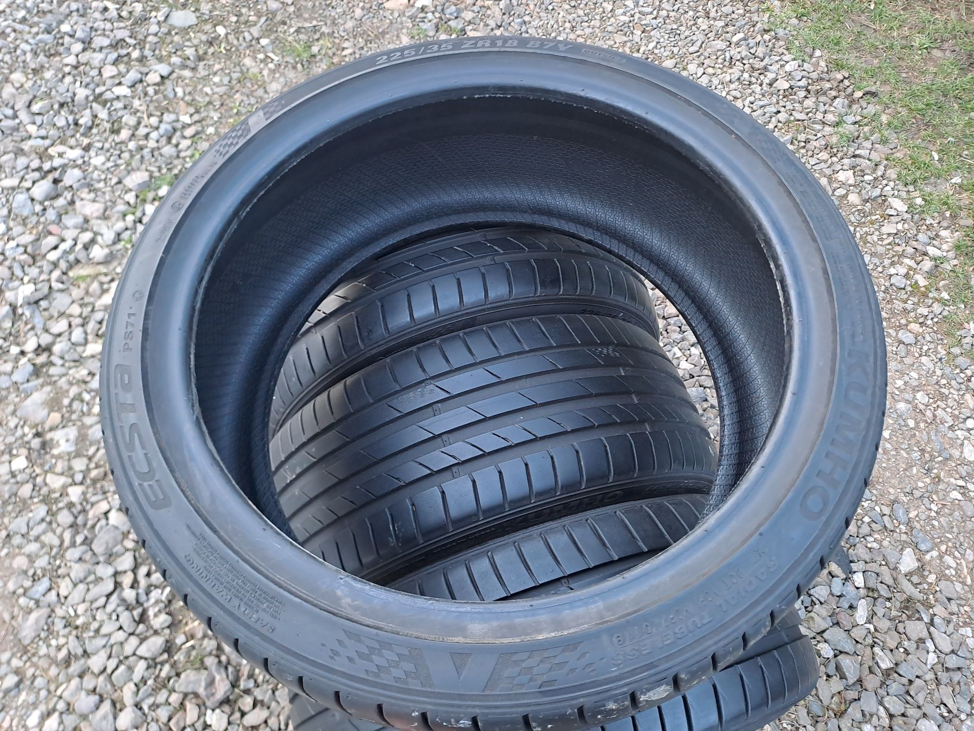 Opony  225 35 R18 Kumho Ecsta ps71 Lato