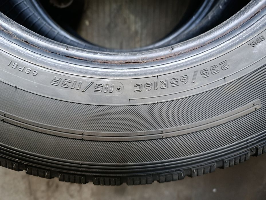 Opony zimowe 235/65 r16c