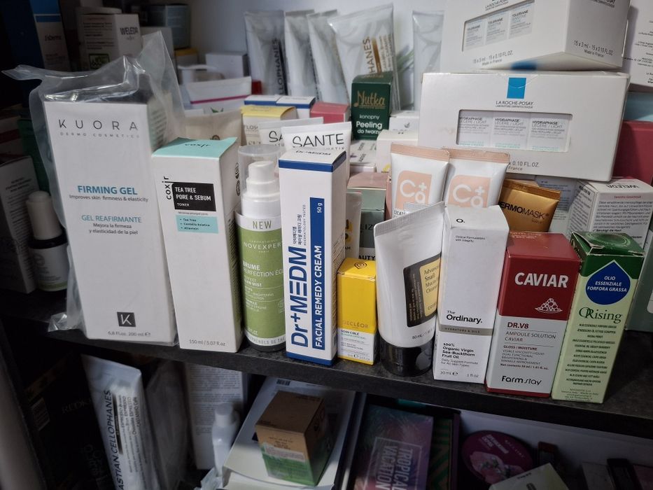 Помада пудра тіні  крем маска