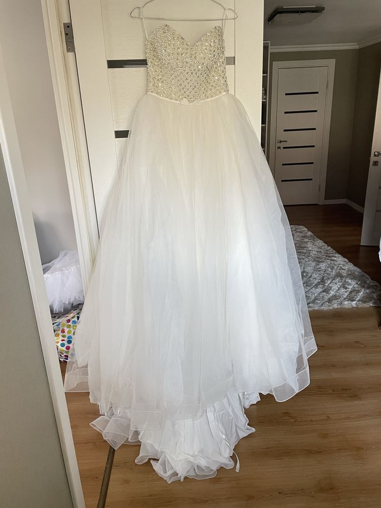 Весільна сукня, плаття з Swarovski