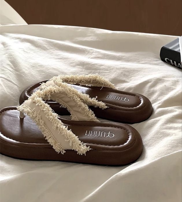 Жіночі літні шльопанці