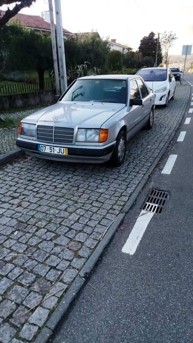 Mercedes Benz 200D