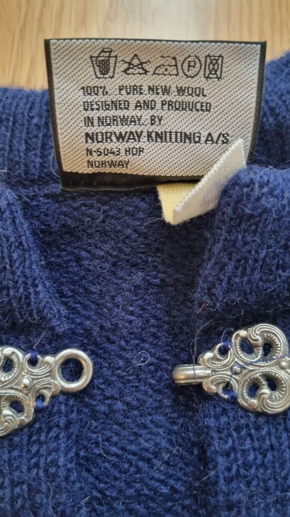 Piękny sweter norweski