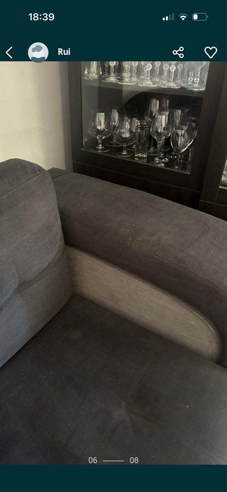 Sofa preto em bom estado