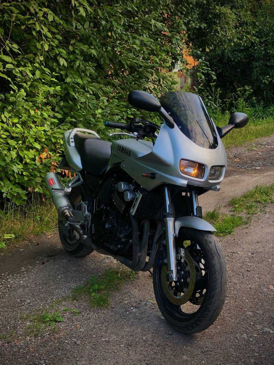 Yamaha FZS600 Fazer
