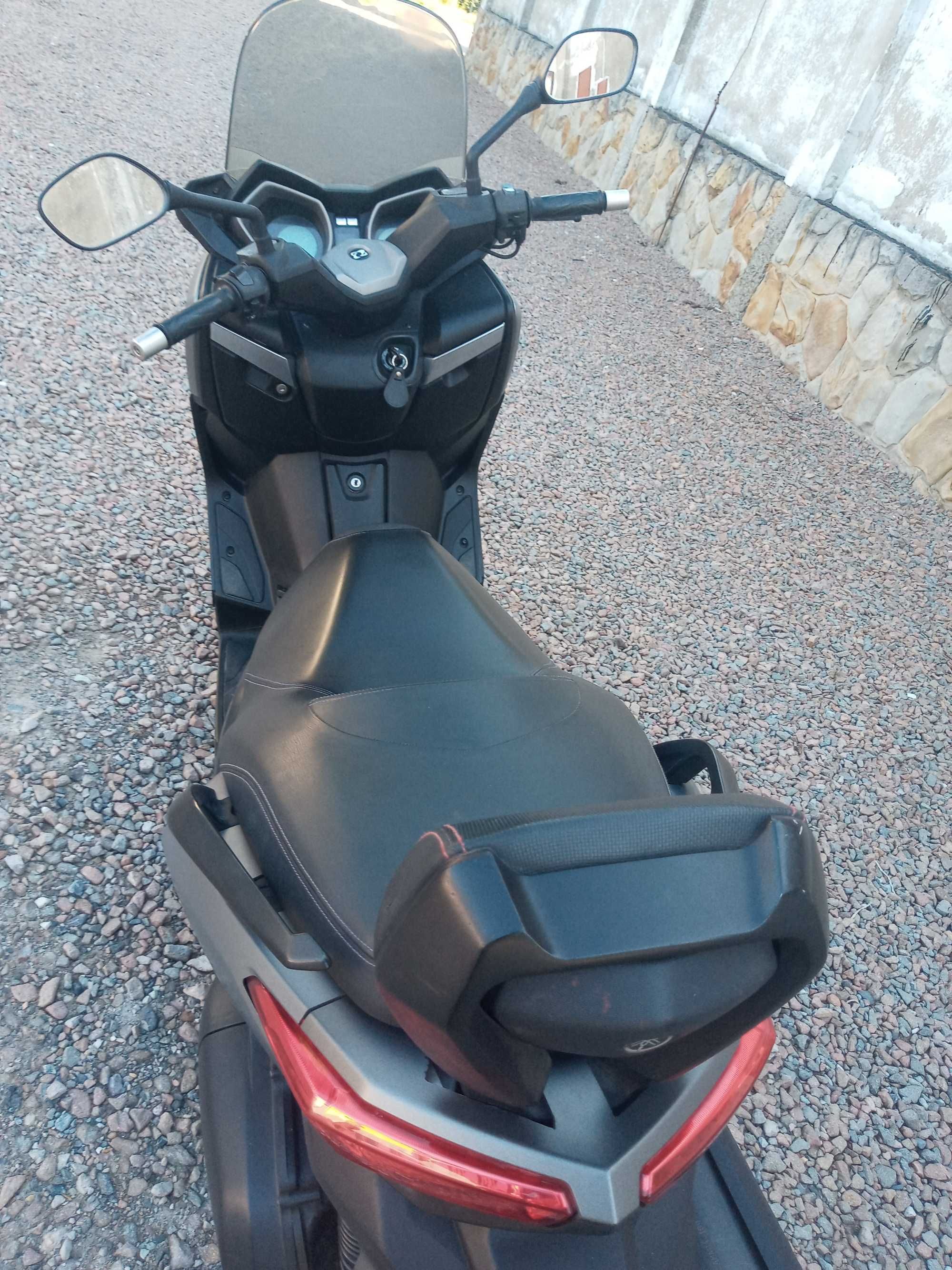 Yamaha x-max125/mbk evolis
