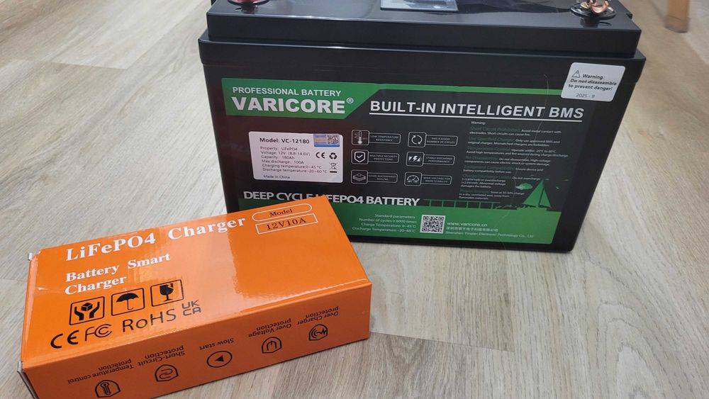 NOWY Akumulator Varicore 12V 180Ah LiFePo4