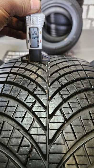 opony używane 235/45R18 Goodyear vector 4season Gen-3