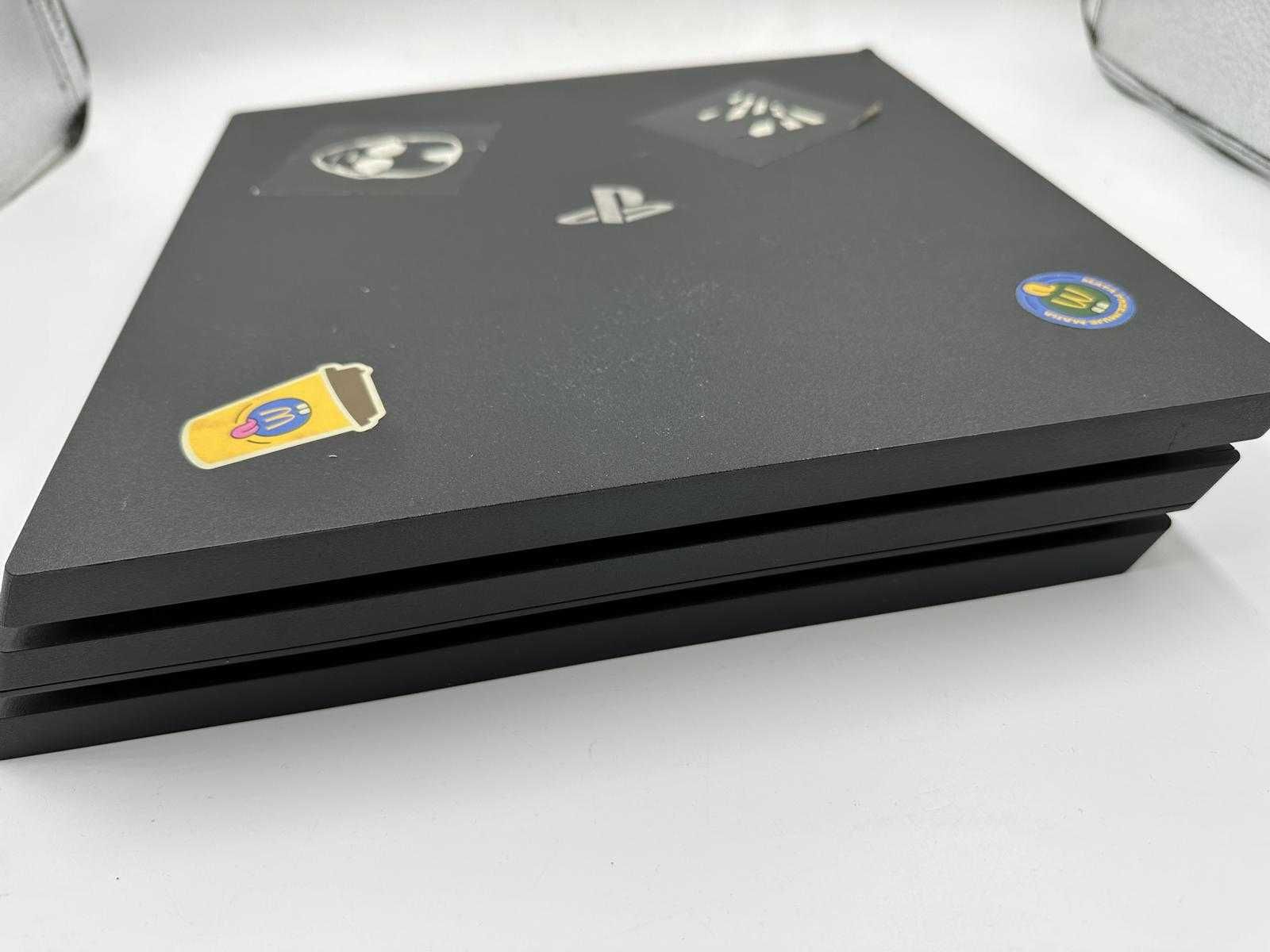 Konsola PS4 PRO 1TB 2 Gry Pad Kabel zasilający