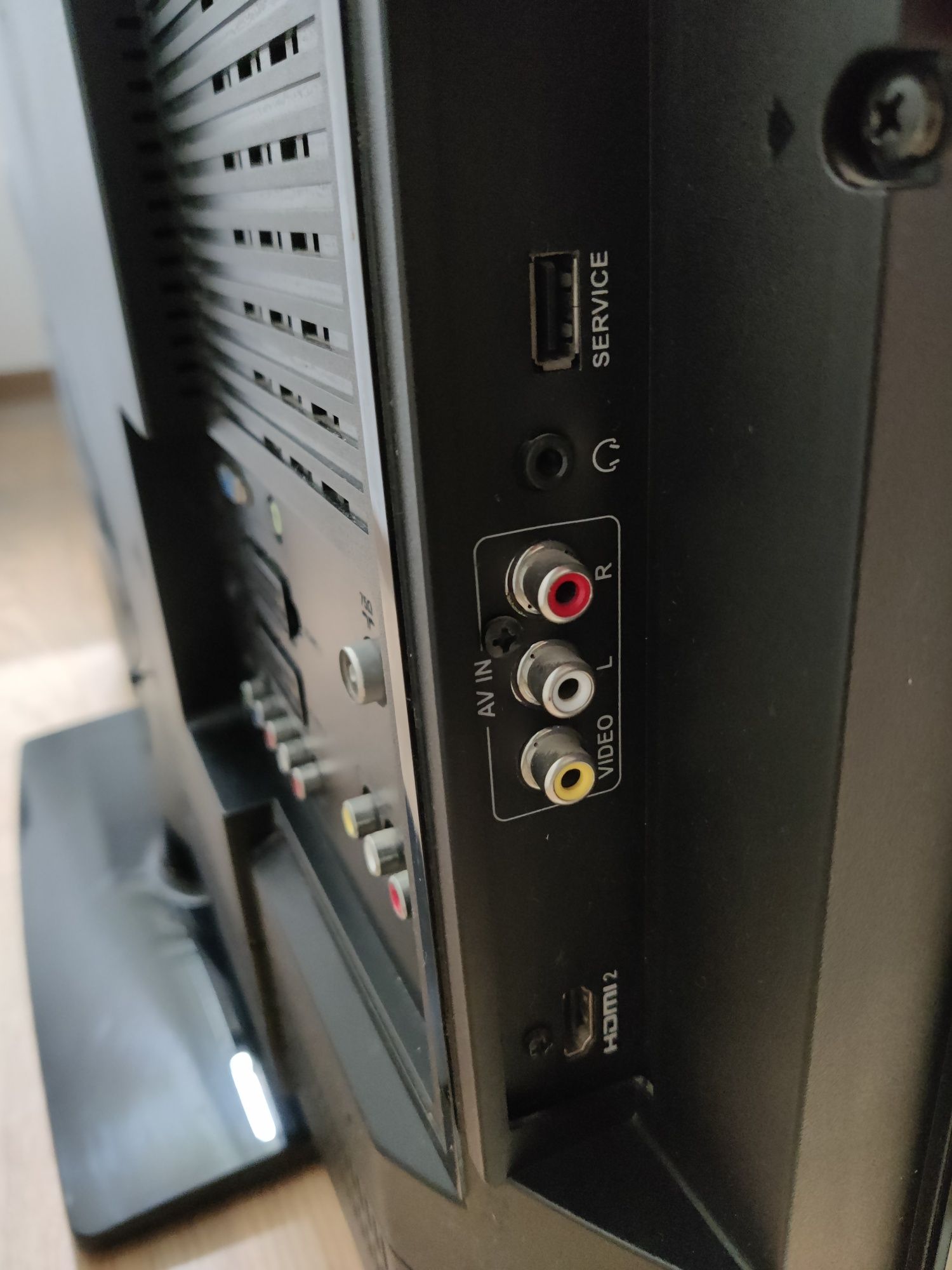 Sprawny telewizor Sharp LCD - LC-32S7E-BK