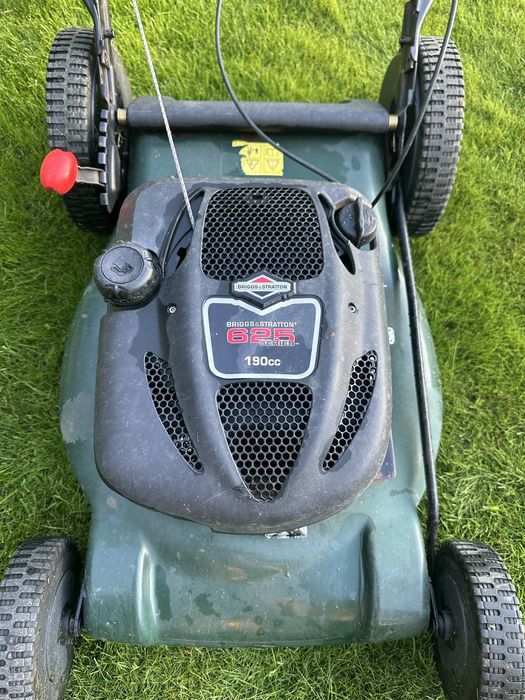 Самохідна газонокосарка Briggs & Stratton