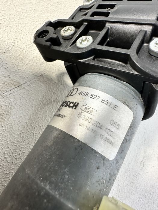 Audi A6 C7 siłownik elektryczny klapy bagażnika tył prawy lewy