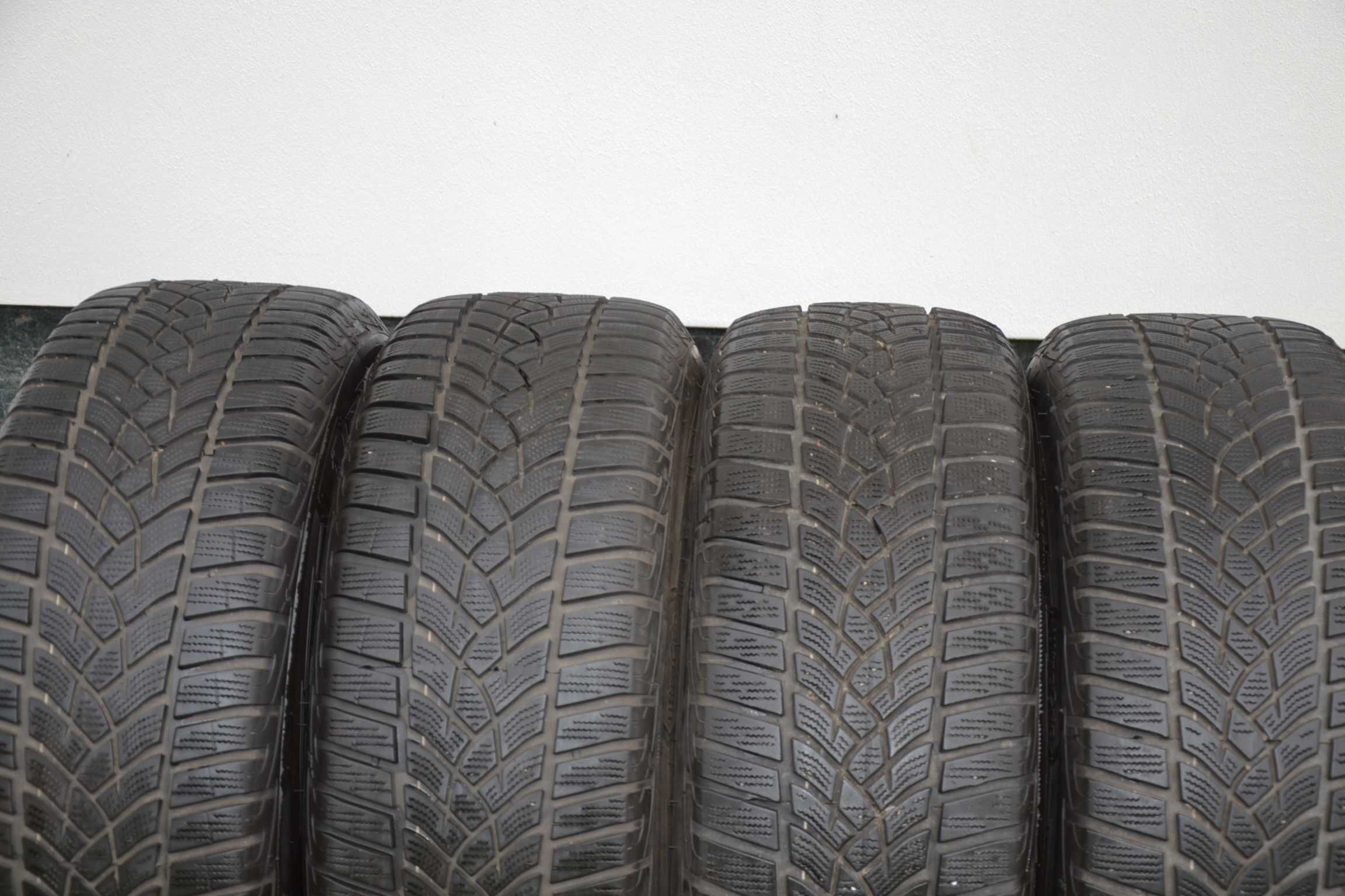 Mercedes Vito Viano V-klasa W447 Zima Oryginał Goodyear 101V