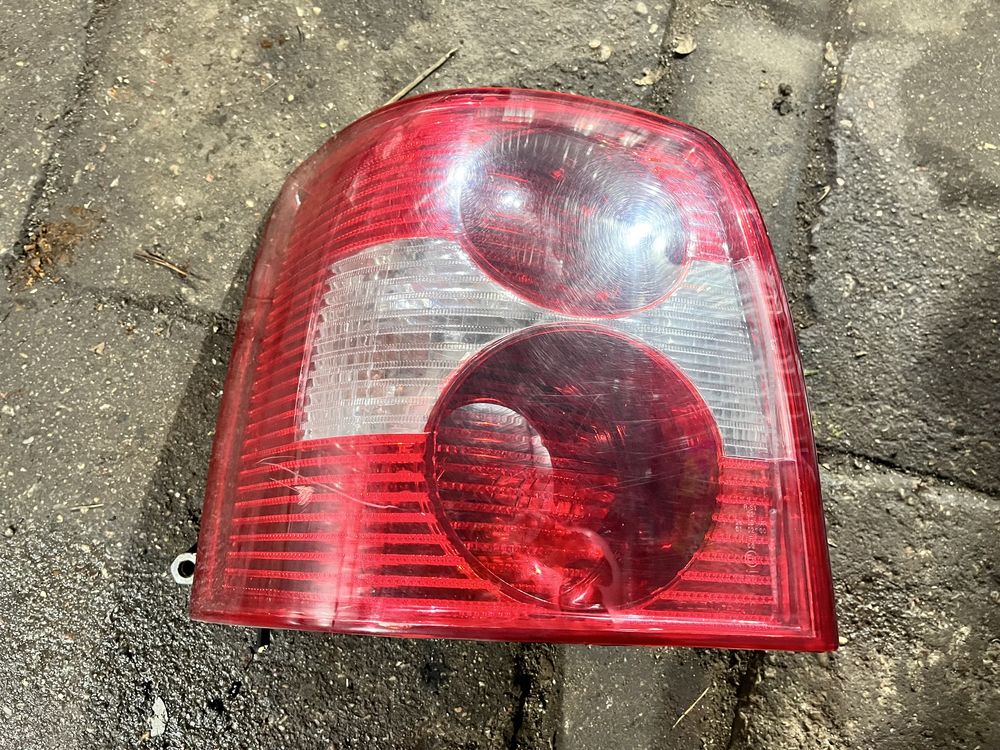 Lampa lewa tylna do VW Passat B5 lift lewa w bdb stanie