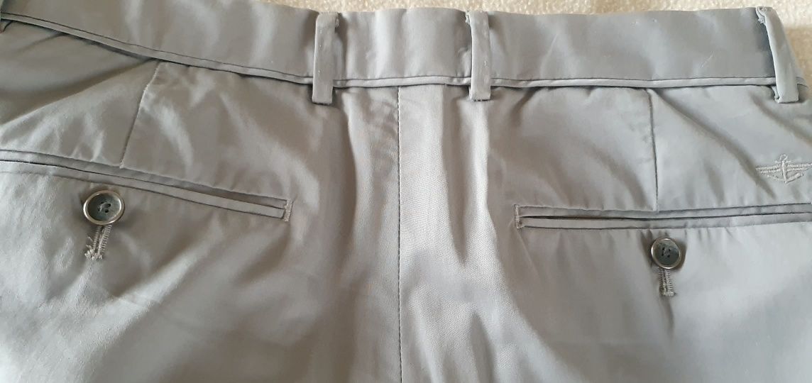 Calças de sarja marca Dockers