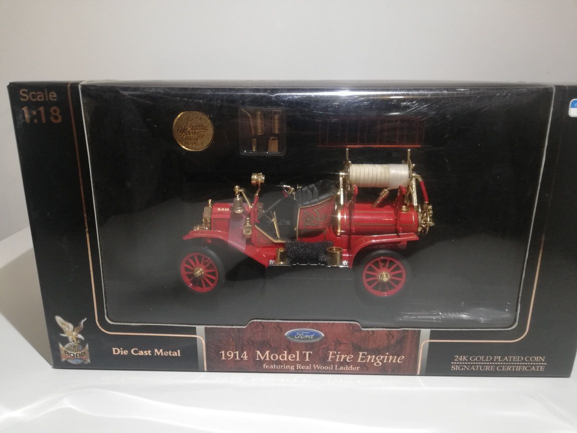 Ford Model T Fire Engine 1914 1:18 Road Signature