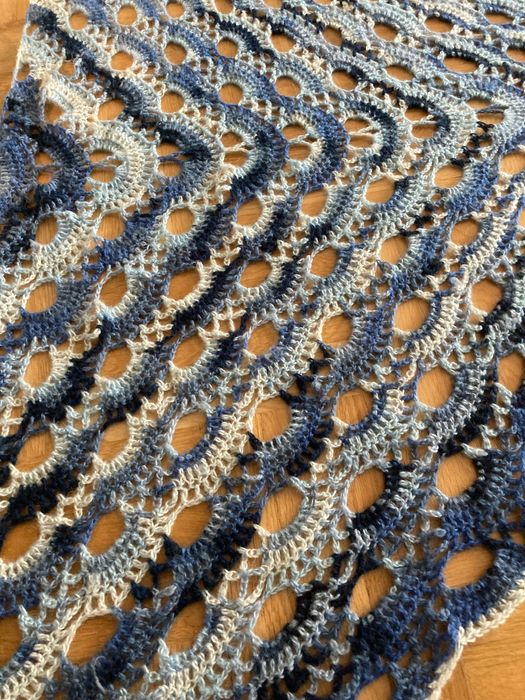 Chusta ręcznie robiona handmade błękity niebieska ombre duża